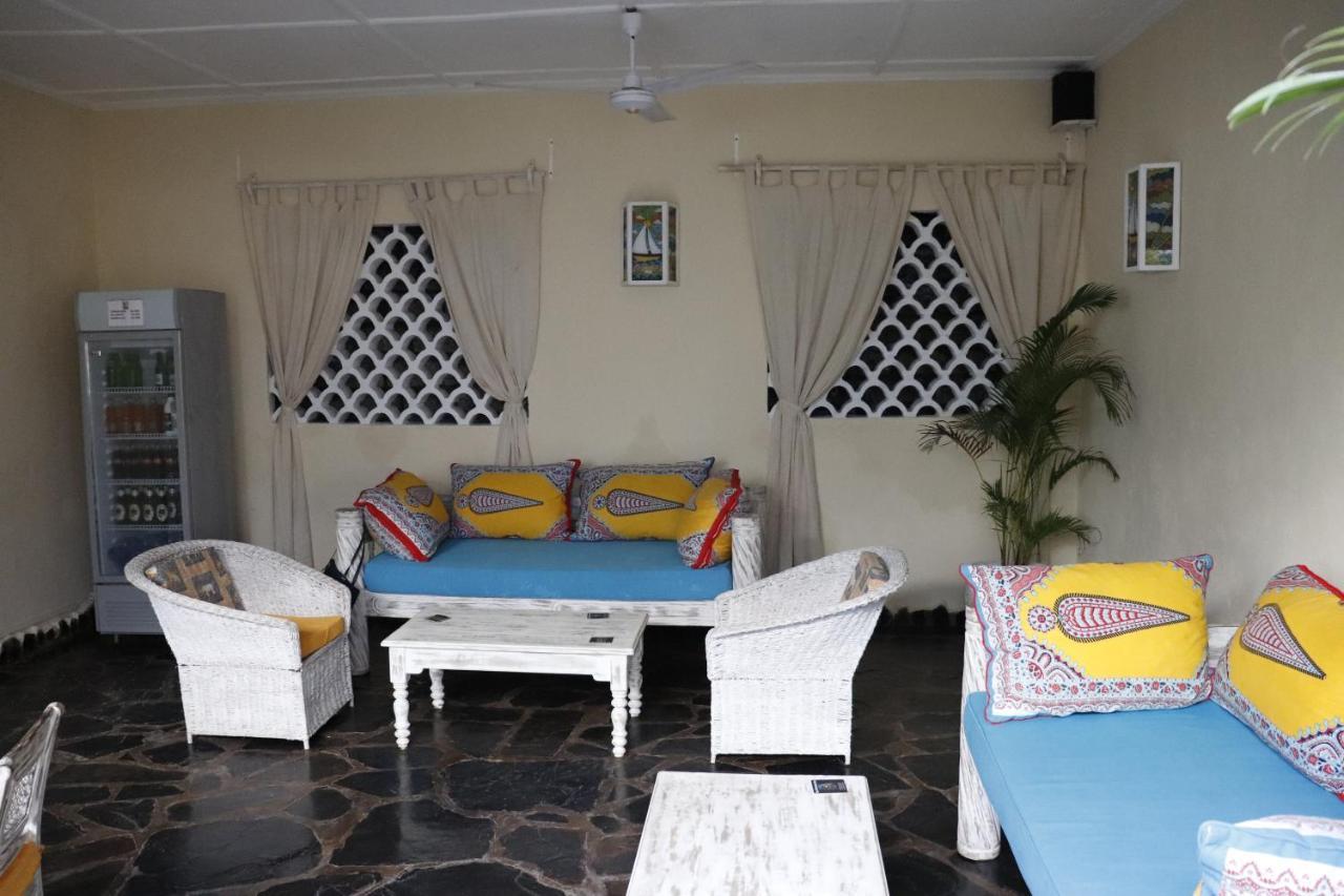 Seawhispers Inn Watamu Exterior photo