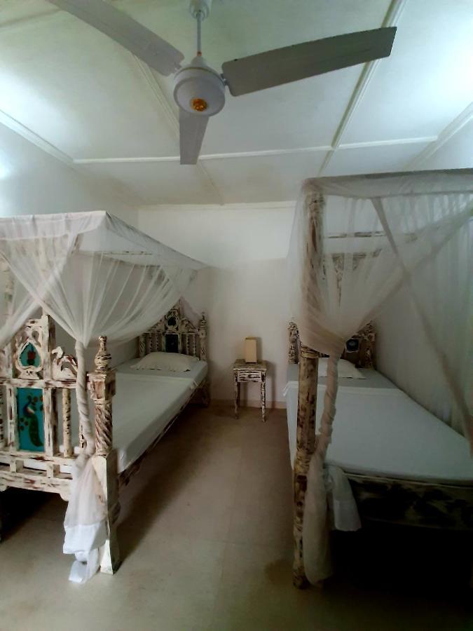 Seawhispers Inn Watamu Exterior photo